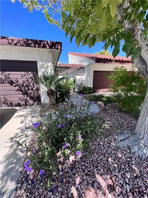 MLS: 2528535 Condo For Sale