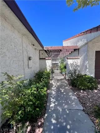 Photo #1: 2528535 Listing 