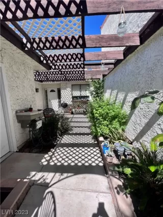 Photo #2: 2528535 Listing 