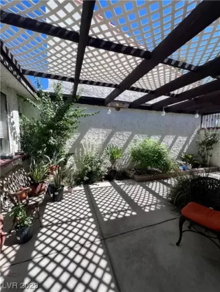 Photo #3: 2528535 Listing 