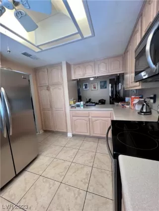 Photo #6: 2528535 Listing 