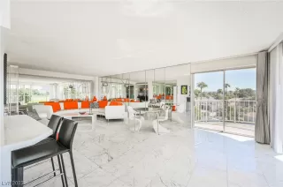 Photo #5: 2528549 Listing 