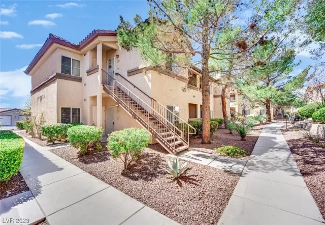 MLS: 2528557 Condo For Sale