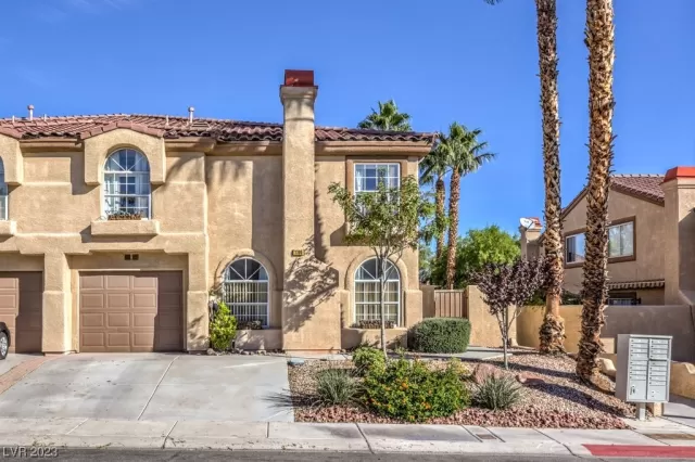 MLS: 2528566 Condo For Sale