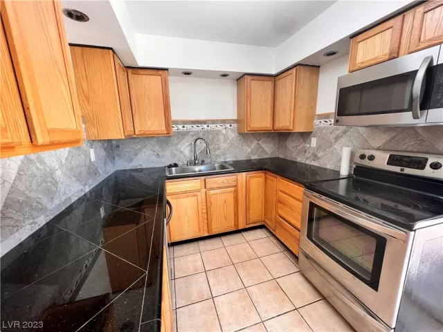 MLS: 2528568 Condo For Sale