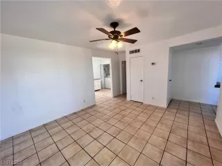 Photo #6: 2528568 Listing