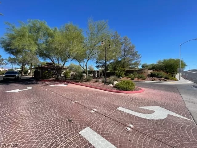 MLS: 2528579 Condo For Sale
