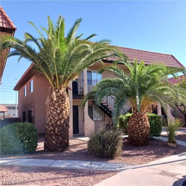 MLS: 2528589 Condo For Sale