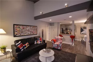 Photo #2: 2528610 Listing