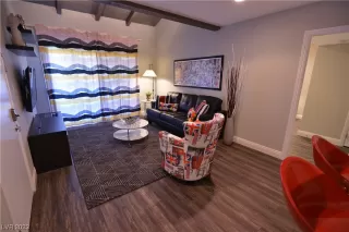 Photo #3: 2528610 Listing