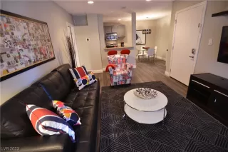 Photo #6: 2528610 Listing