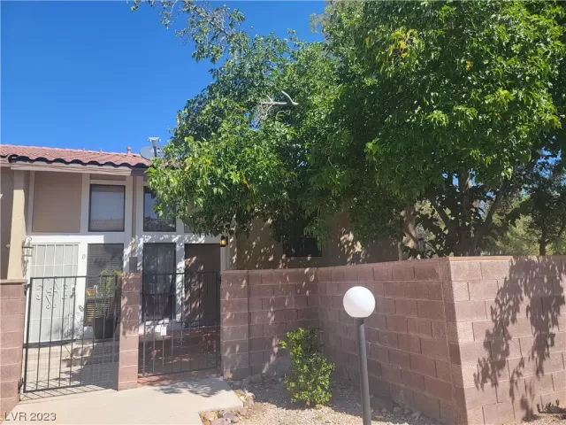 MLS: 2528617 Condo For Sale