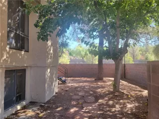 Photo #1: 2528617 Listing