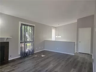 Photo #2: 2528617 Listing