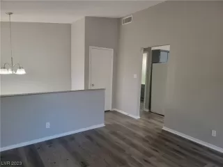 Photo #3: 2528617 Listing