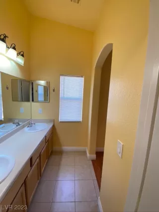 Photo #5: 2528677 Listing 