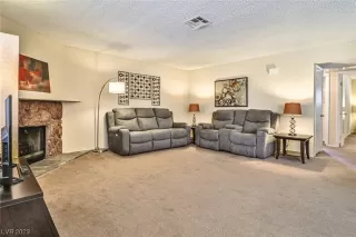 Photo #5: 2528747 Listing