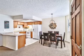 Photo #6: 2528747 Listing