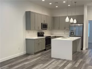 Photo #5: 2528782 Listing 