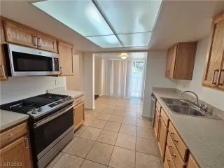 Photo #5: 2528798 Listing