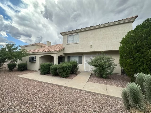 MLS: 2528812 Condo For Sale