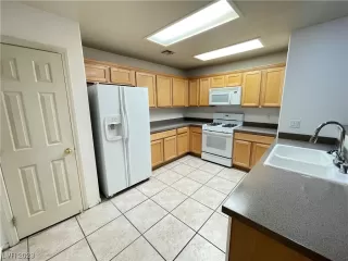 Photo #3: 2528835 Listing 