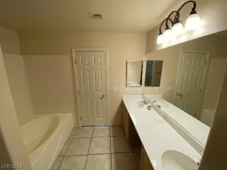 Photo #6: 2528835 Listing 