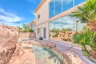 Photo #1: 2528840 Listing