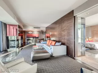 Photo #1: 2528842 Listing