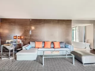 Photo #2: 2528842 Listing