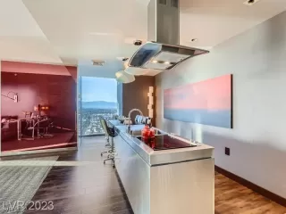 Photo #4: 2528842 Listing