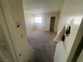 Photo #5: 2528849 Listing