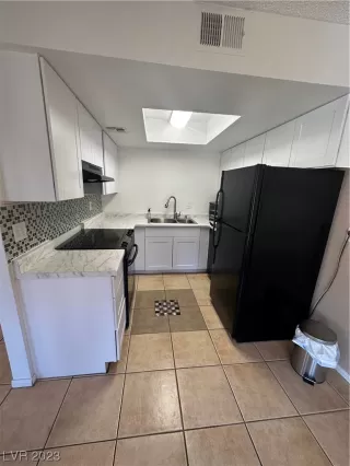 Photo #4: 2528915 Listing 