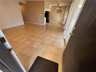 Photo #5: 2528915 Listing 