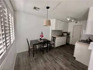 Photo #3: 2528917 Listing