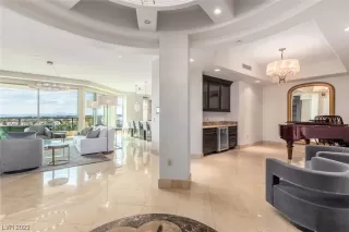 Photo #1: 2528931 Listing 