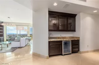 Photo #2: 2528931 Listing 