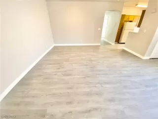Photo #2: 2528933 Listing 