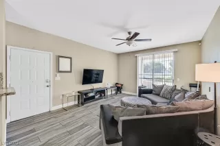 Photo #5: 2528935 Listing 