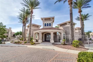 Photo #2: 2528942 Listing