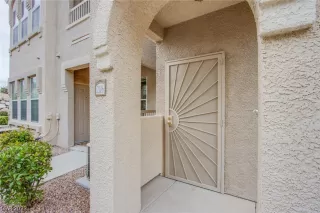 Photo #3: 2528942 Listing