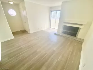 Photo #2: 2528975 Listing 