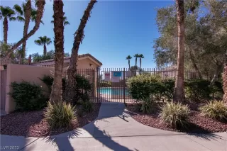 Photo #1: 2528976 Listing 