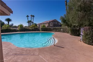 Photo #2: 2528976 Listing 