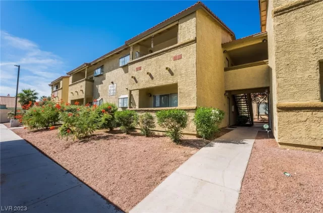 MLS: 2528978 Condo For Sale