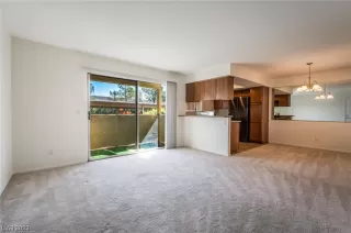 Photo #4: 2528978 Listing 