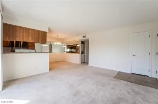 Photo #5: 2528978 Listing 