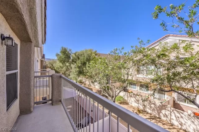 MLS: 2528997 Condo For Sale