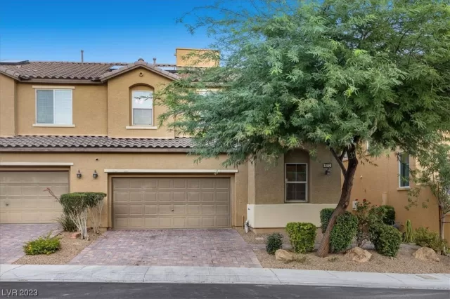 MLS: 2528999 Condo For Sale