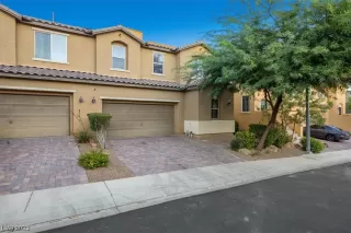 Photo #1: 2528999 Listing 